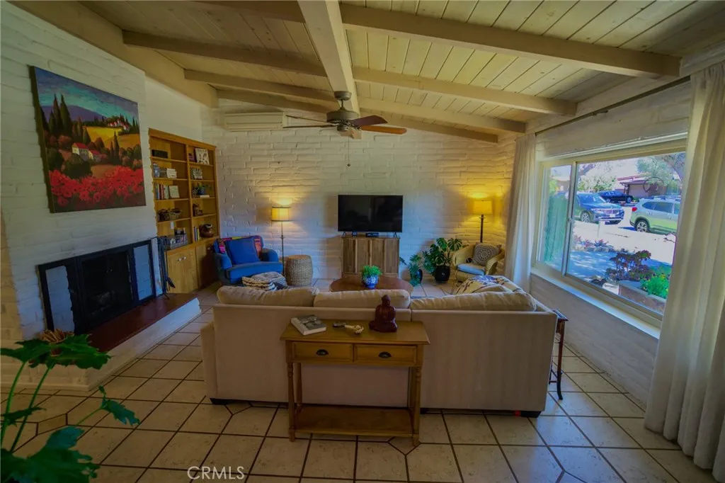 3317 Via Altamira, Fallbrook, California 92028 home-pic-4