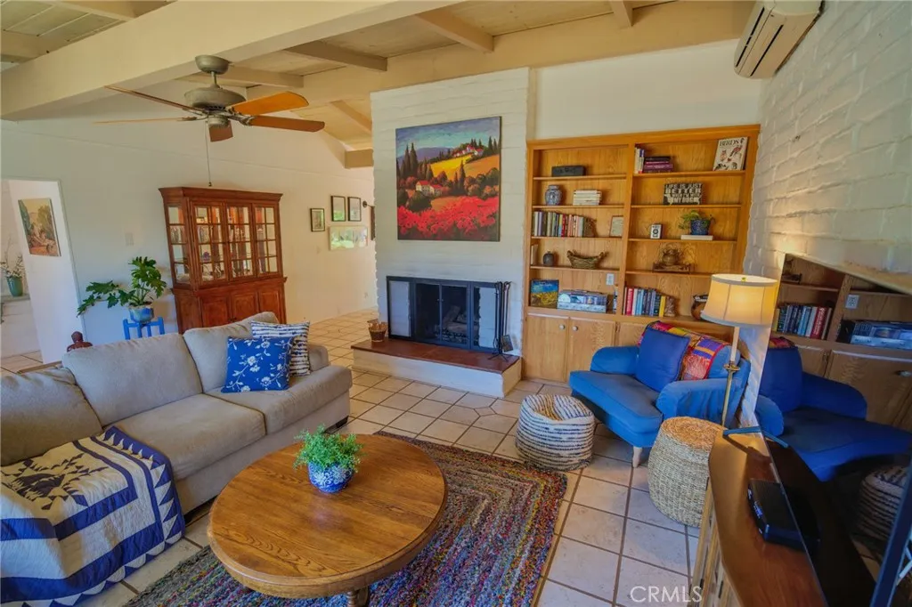 3317 Via Altamira, Fallbrook, California 92028 home-pic-5