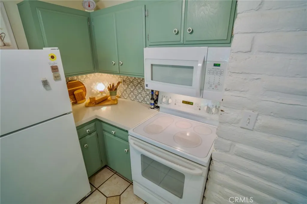 3317 Via Altamira, Fallbrook, California 92028 home-pic-14