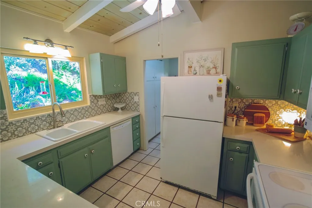 3317 Via Altamira, Fallbrook, California 92028 home-pic-12