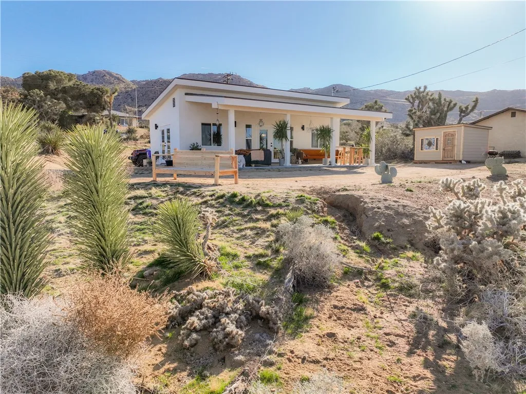 60976 Sandalwood, Joshua Tree, California 92252 home-pic-1