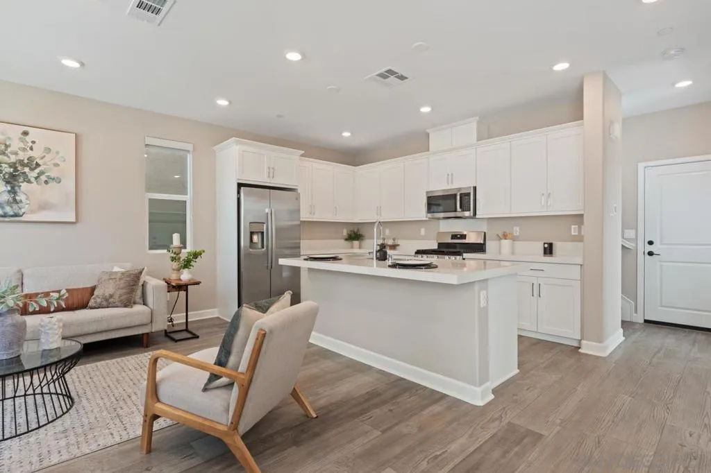 1938 Julie Dawn Pl, Escondido, California 92026 home-pic-0