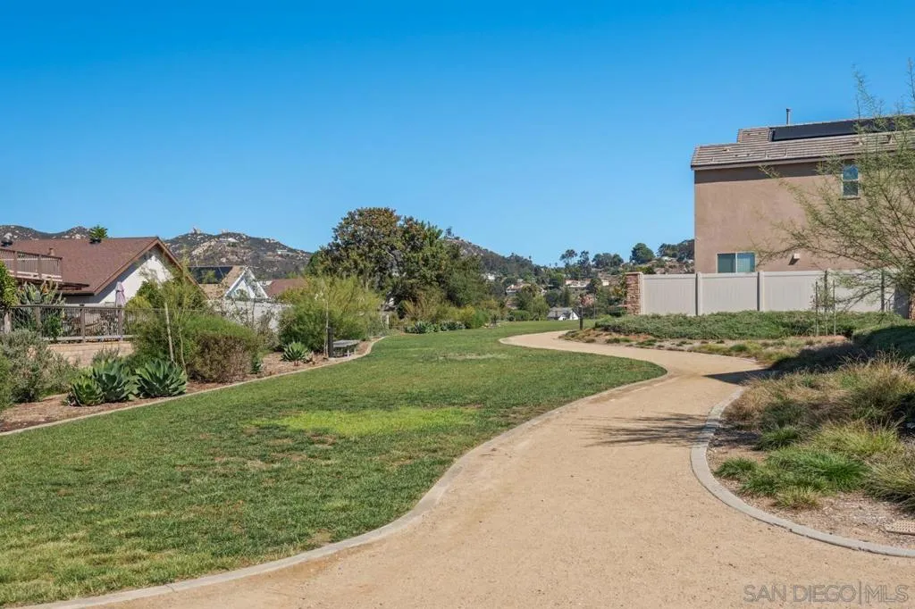 1938 Julie Dawn Pl, Escondido, California 92026 home-pic-47