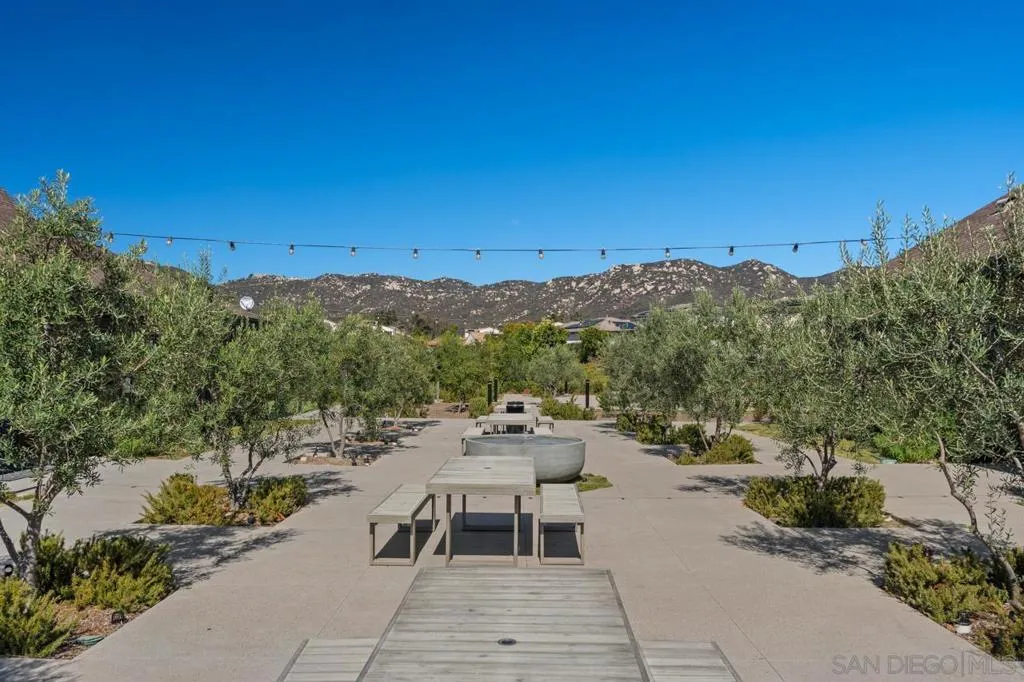 1938 Julie Dawn Pl, Escondido, California 92026 home-pic-69