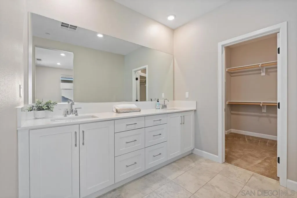 1938 Julie Dawn Pl, Escondido, California 92026 home-pic-27