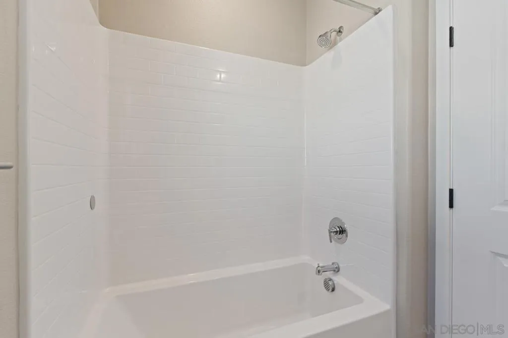 1938 Julie Dawn Pl, Escondido, California 92026 home-pic-34