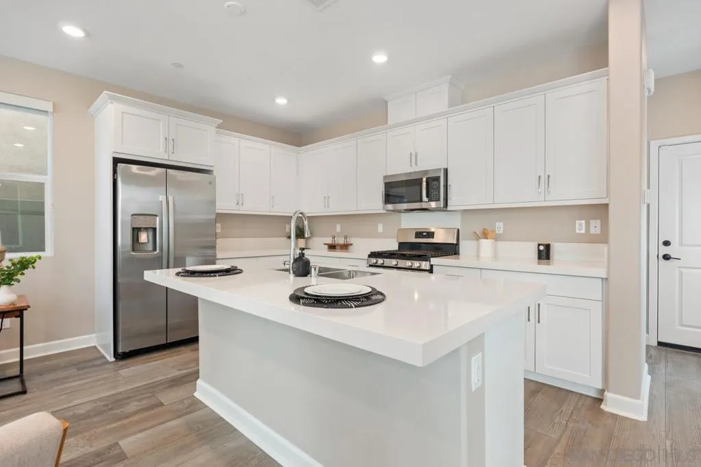 1938 Julie Dawn Pl, Escondido, California 92026 home-pic-6