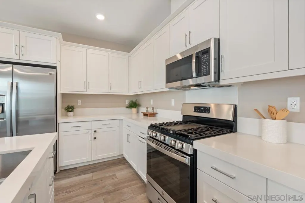 1938 Julie Dawn Pl, Escondido, California 92026 home-pic-9