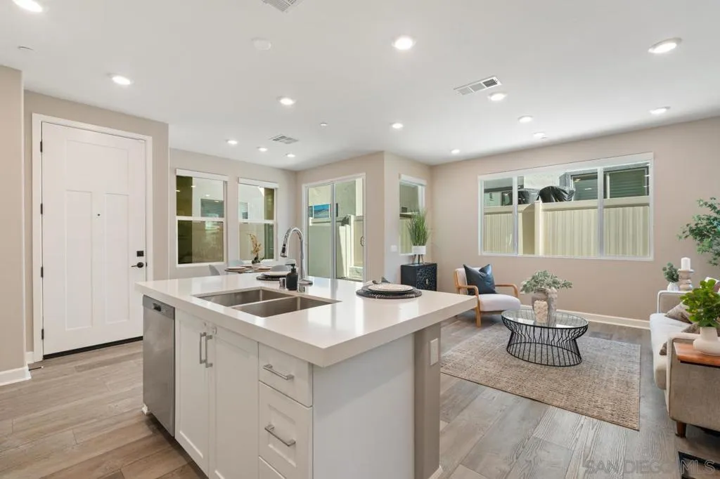 1938 Julie Dawn Pl, Escondido, California 92026 home-pic-10
