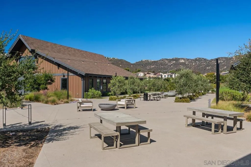1938 Julie Dawn Pl, Escondido, California 92026 home-pic-68