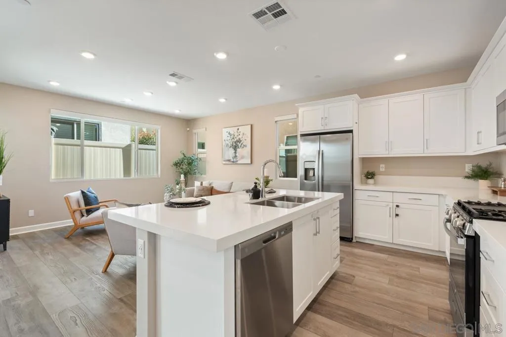1938 Julie Dawn Pl, Escondido, California 92026 home-pic-8