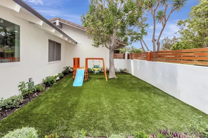 503 Vista Grande, Newport Beach, California 92660