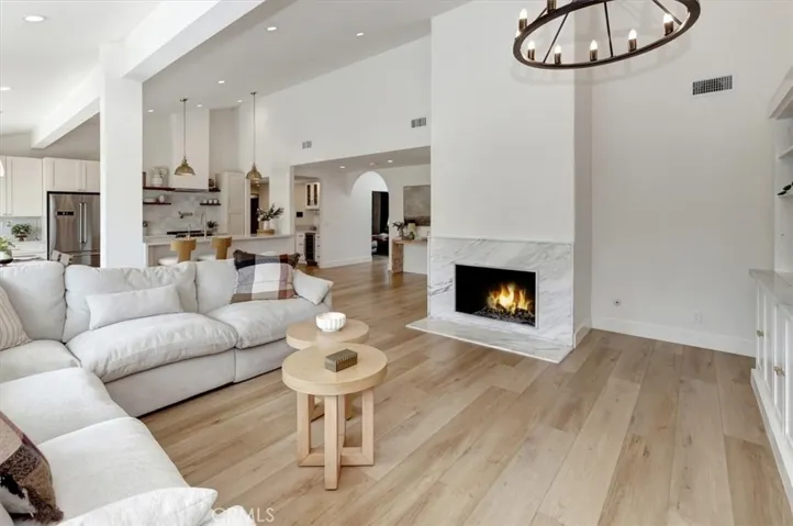 503 Vista Grande, Newport Beach, California 92660