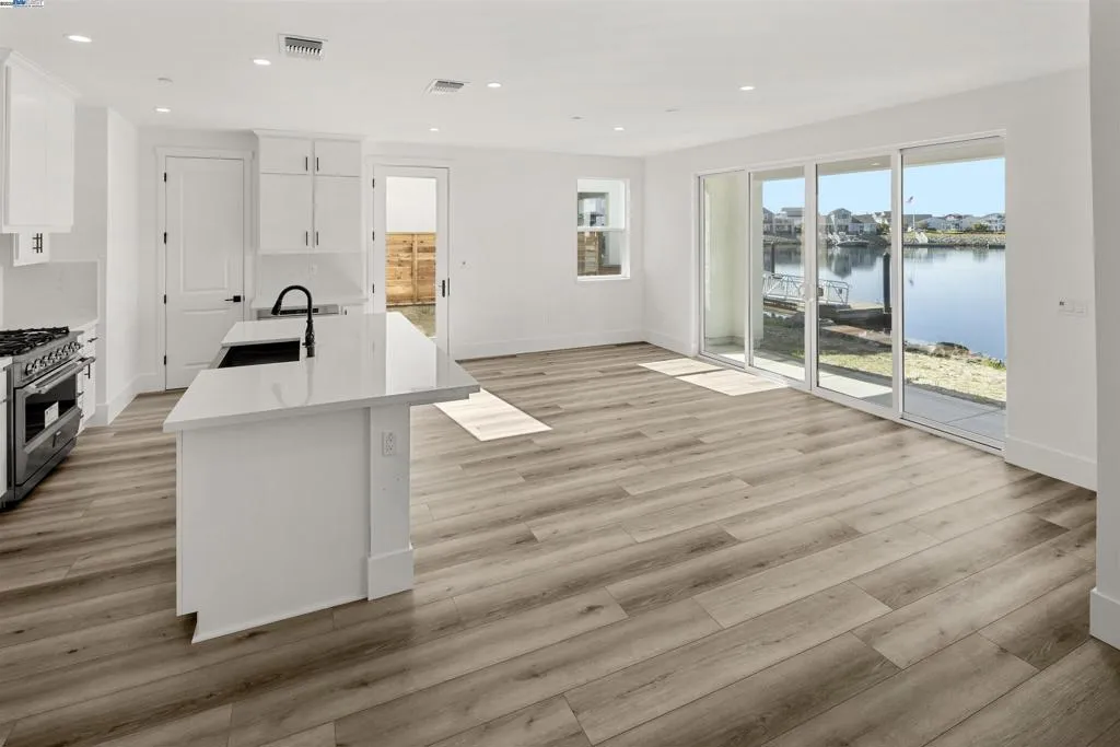 16 Grey Whale Place, Bethel Island, California 94511 home-pic-8