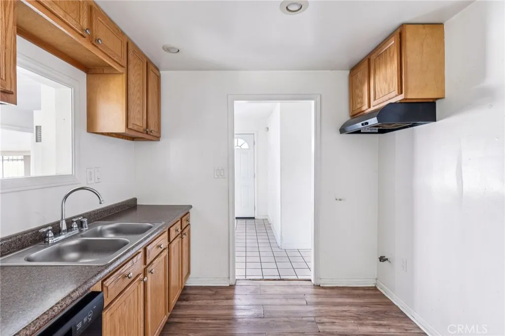 1210 W 134th, Compton, California 90222 home-pic-7