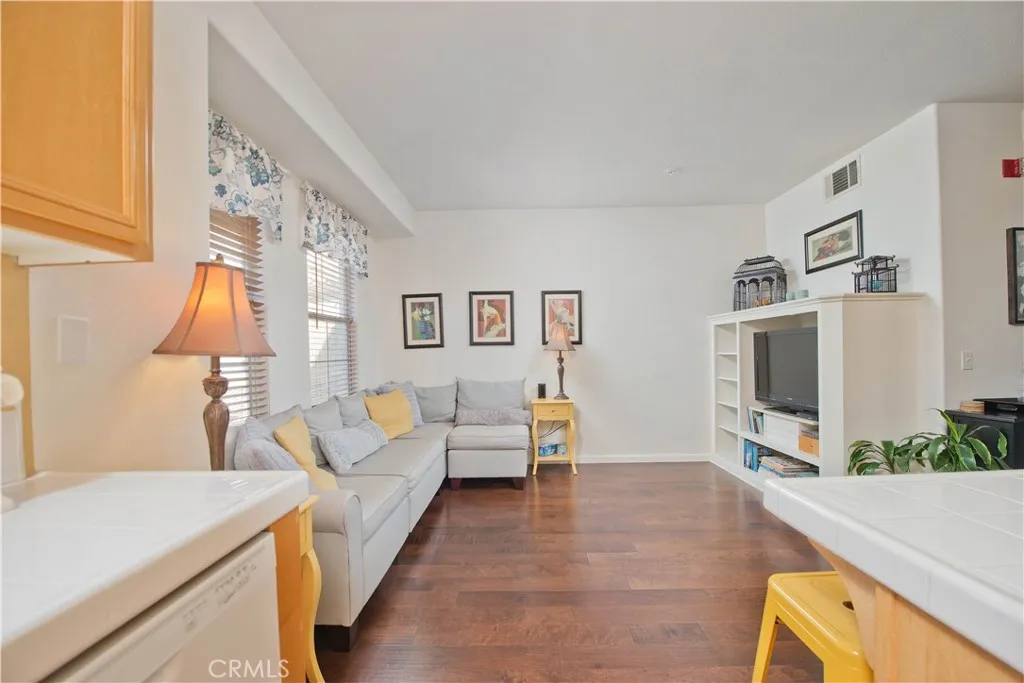 28254 Canterbury Court, Valencia, California 91354 home-pic-10