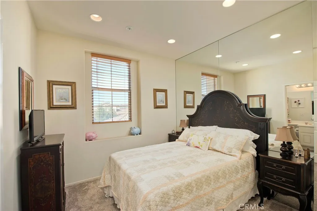 28254 Canterbury Court, Valencia, California 91354 home-pic-22