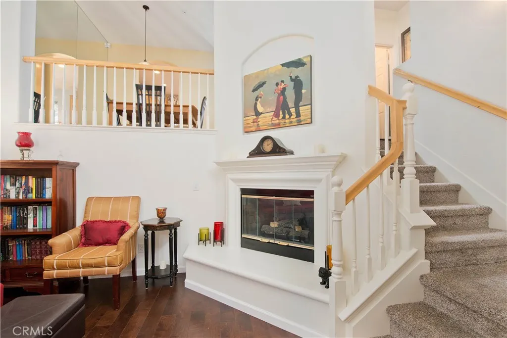 28254 Canterbury Court, Valencia, California 91354 home-pic-12