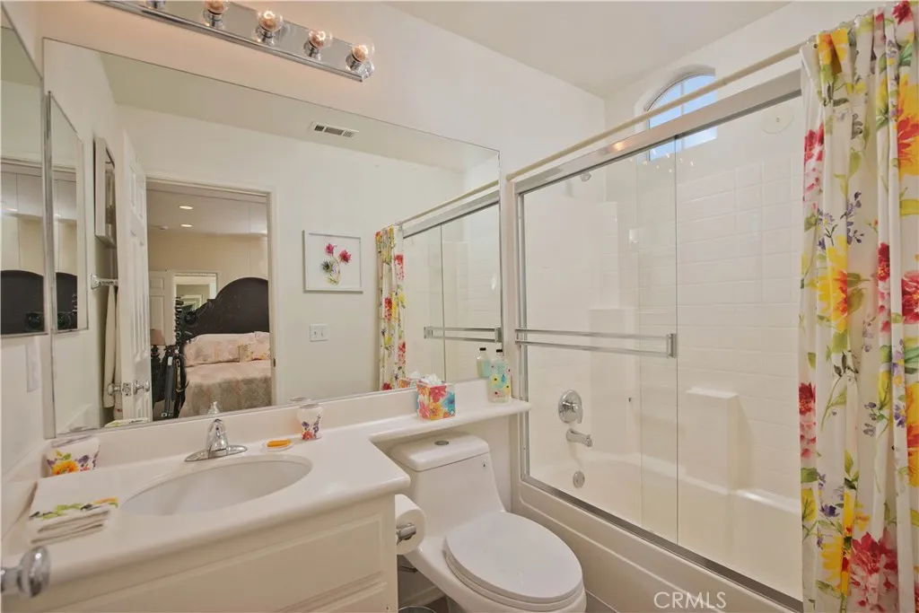 28254 Canterbury Court, Valencia, California 91354 home-pic-24