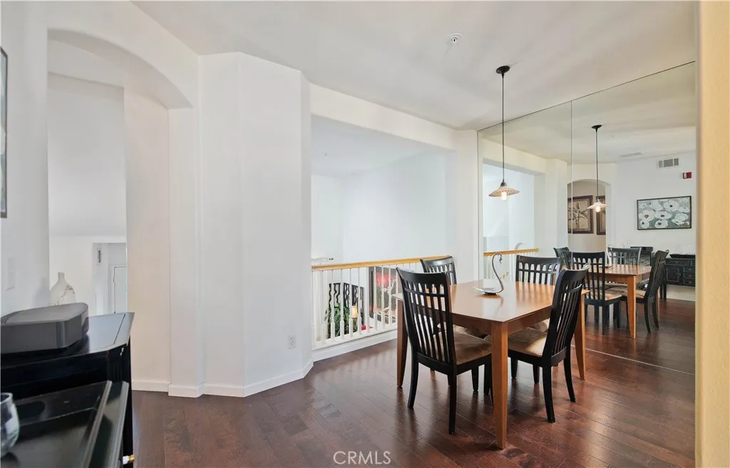 28254 Canterbury Court, Valencia, California 91354 home-pic-6
