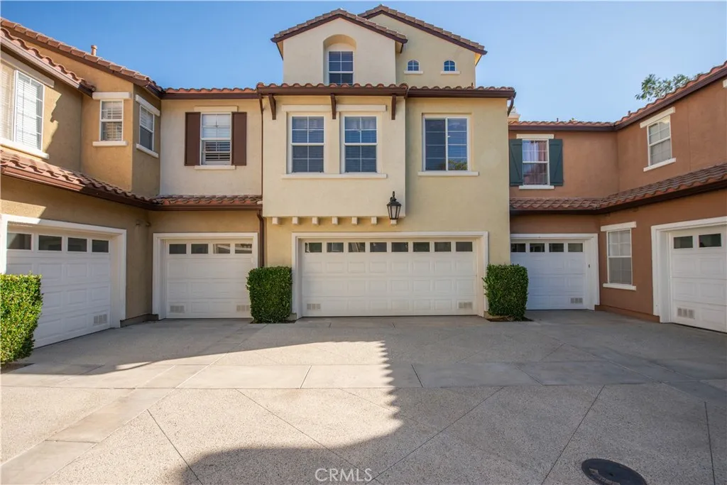 28254 Canterbury Court, Valencia, California 91354 home-pic-26