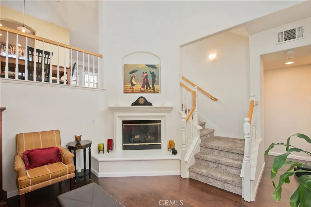 28254 Canterbury Court, Valencia, California 91354 home-pic-11