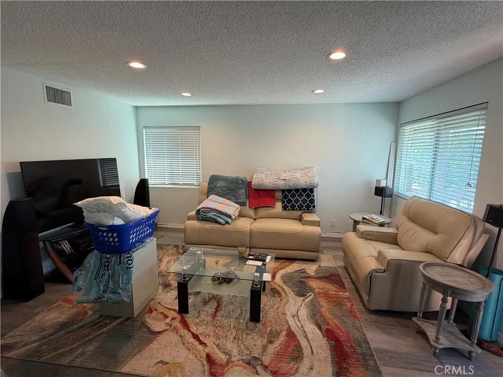 998 S Crossbow, Anaheim, California 92804 home-pic-4