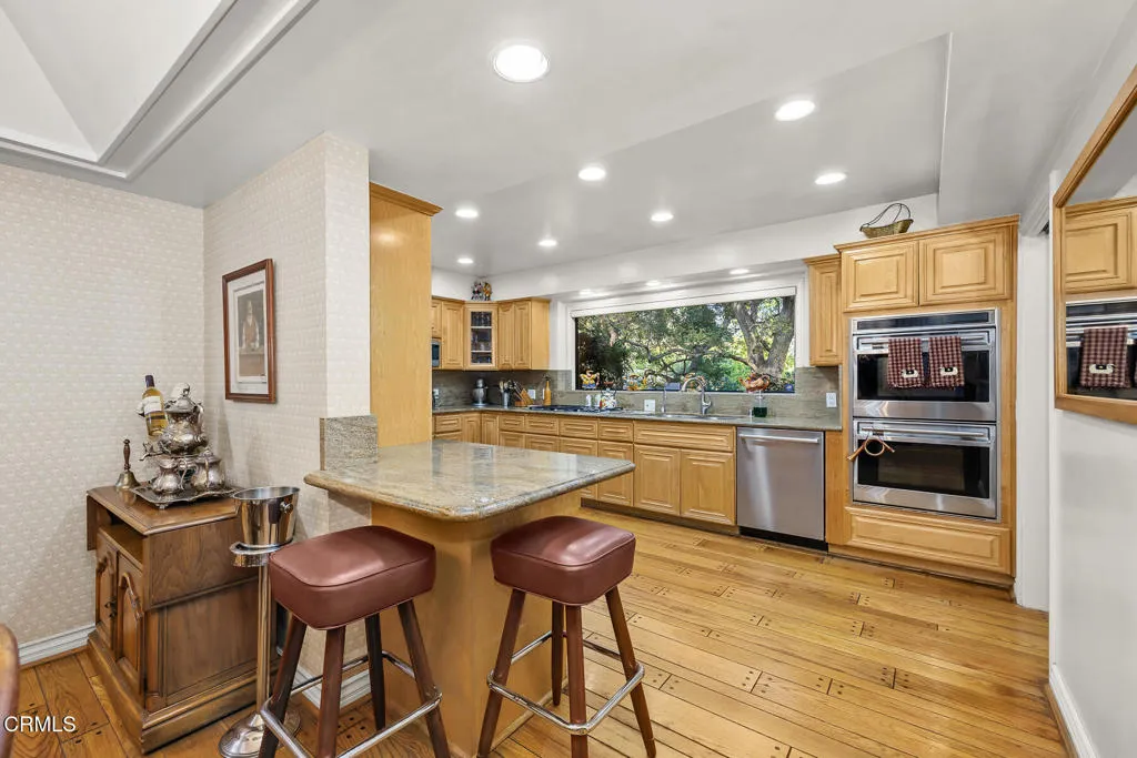 1304 Padres Trail, La Canada Flintridge, California 91011 home-pic-19