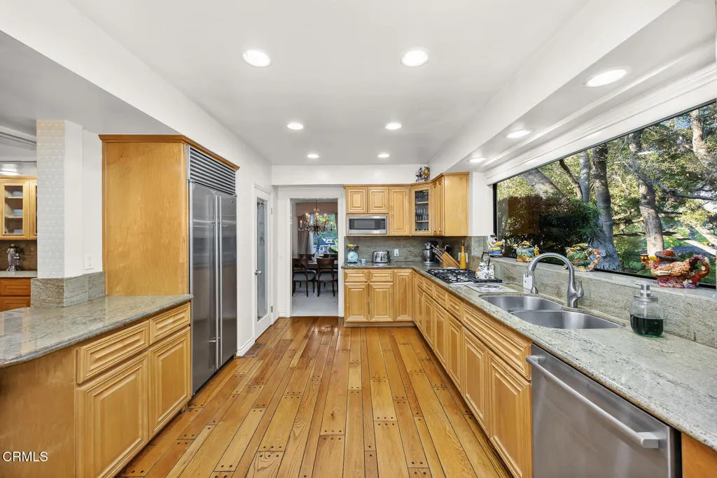 1304 Padres Trail, La Canada Flintridge, California 91011 home-pic-18