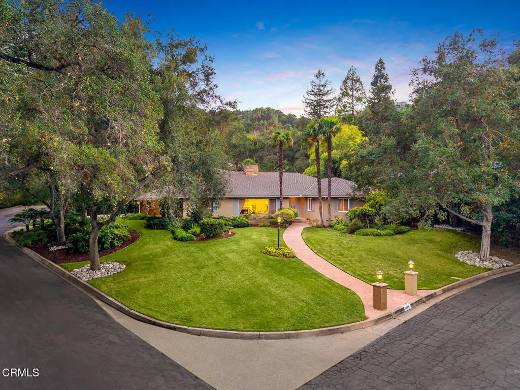 1304 Padres Trail, La Canada Flintridge, California 91011 home-pic-0