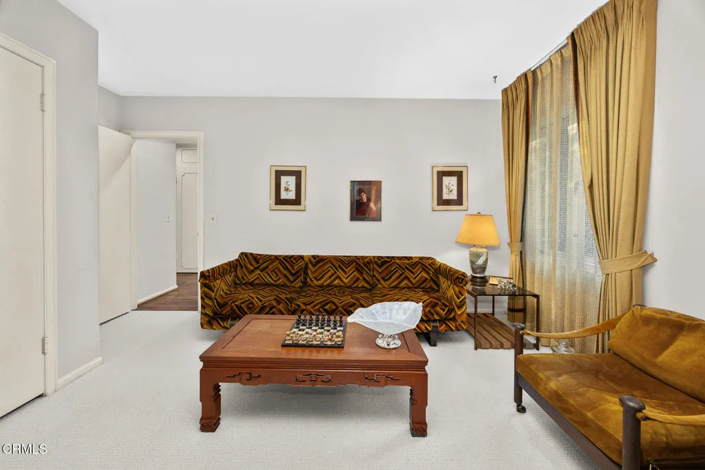 1304 Padres Trail, La Canada Flintridge, California 91011 home-pic-42
