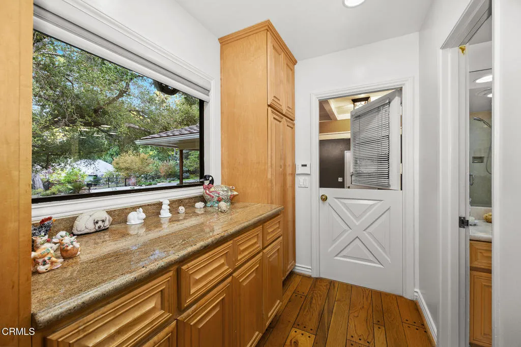 1304 Padres Trail, La Canada Flintridge, California 91011 home-pic-45