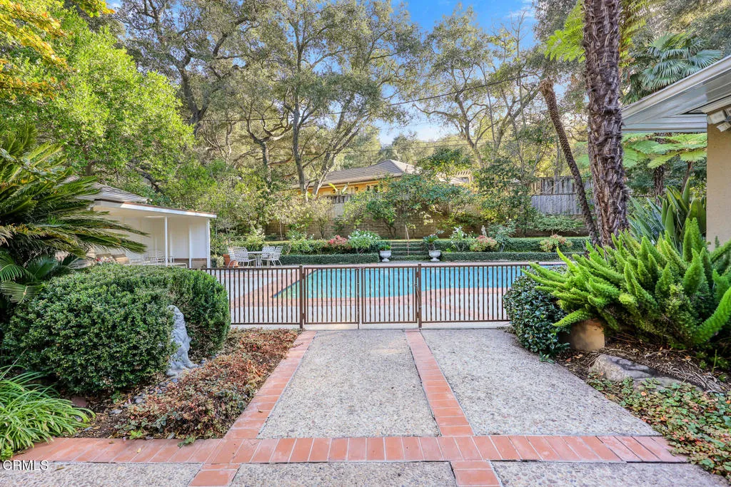 1304 Padres Trail, La Canada Flintridge, California 91011 home-pic-52