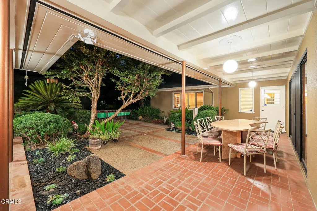 1304 Padres Trail, La Canada Flintridge, California 91011 home-pic-64