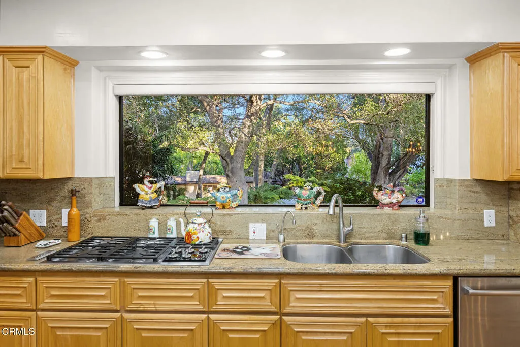 1304 Padres Trail, La Canada Flintridge, California 91011 home-pic-17