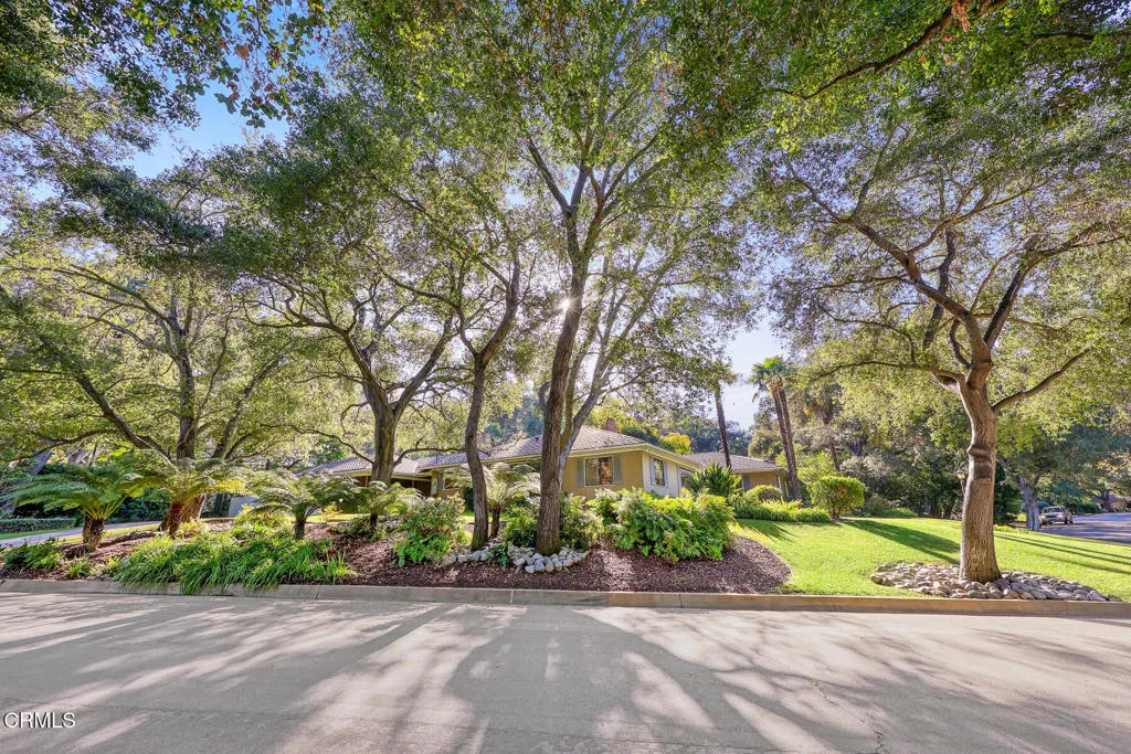 1304 Padres Trail, La Canada Flintridge, California 91011 home-pic-68