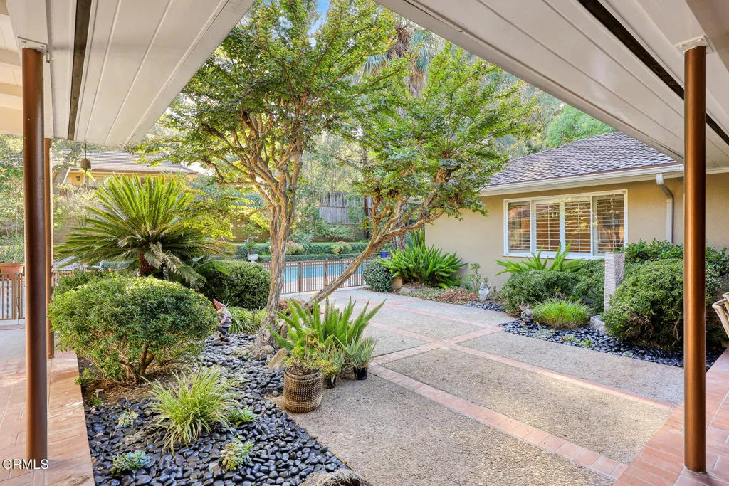 1304 Padres Trail, La Canada Flintridge, California 91011 home-pic-48