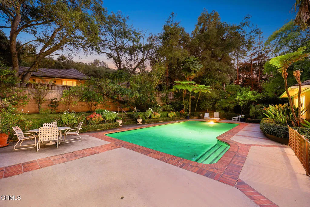 1304 Padres Trail, La Canada Flintridge, California 91011 home-pic-62