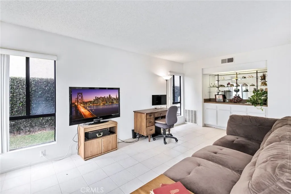 8342 Seaport, Huntington Beach, California 92646 home-pic-18