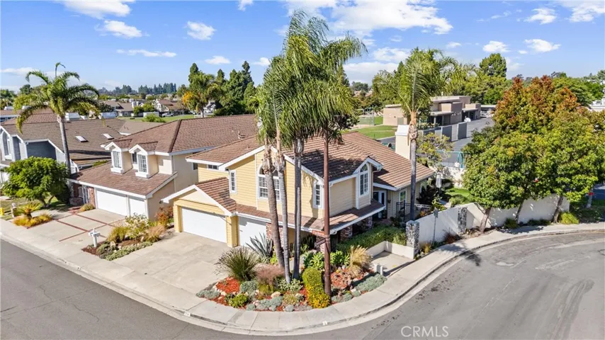39 Foxboro, Irvine, California 92614