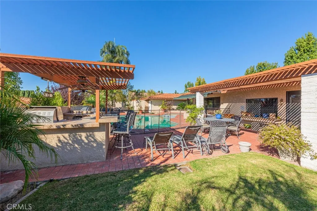 256 W 18th, Upland, California 91784 home-pic-35