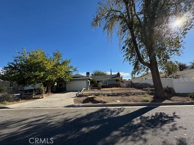 1032 W Avenue J5, Lancaster, California 93534 home-pic-0
