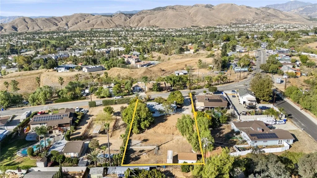 33467 Washington Dr, Yucaipa, California 92399 home-pic-16