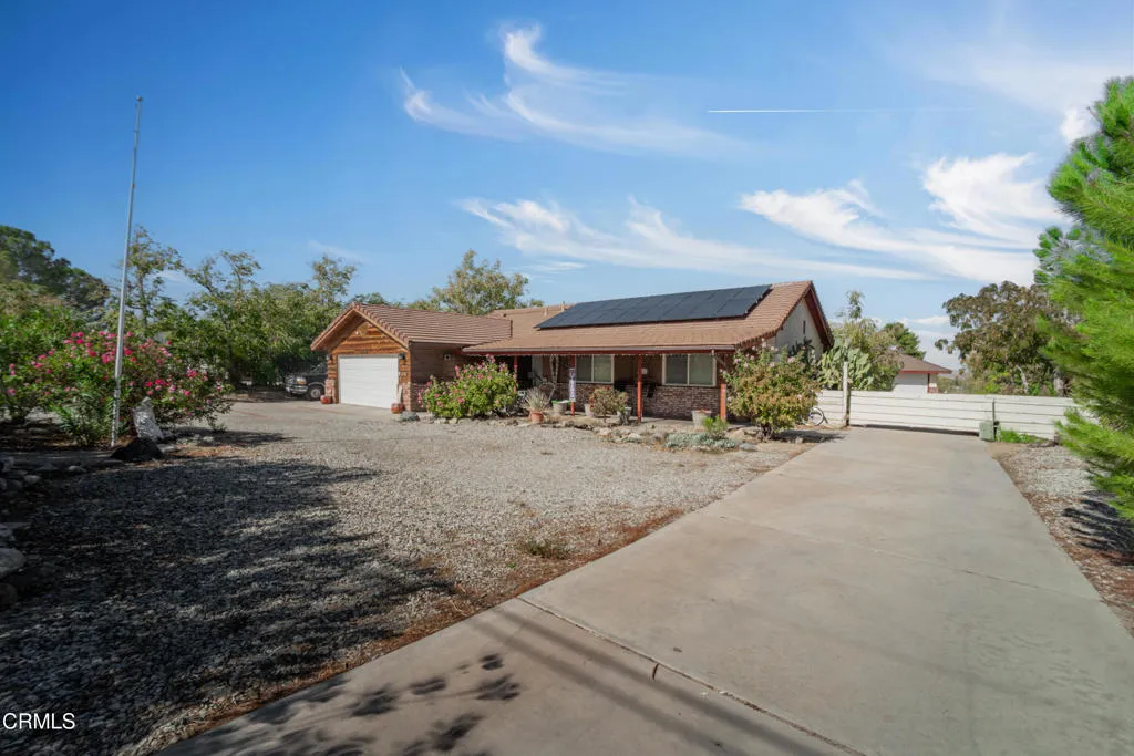 13205 E Ave W11, Pearblossom, California 93553 home-pic-2