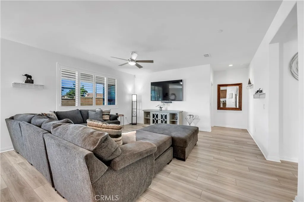 29337 Chestnut Street, Menifee, California 92584 home-pic-20