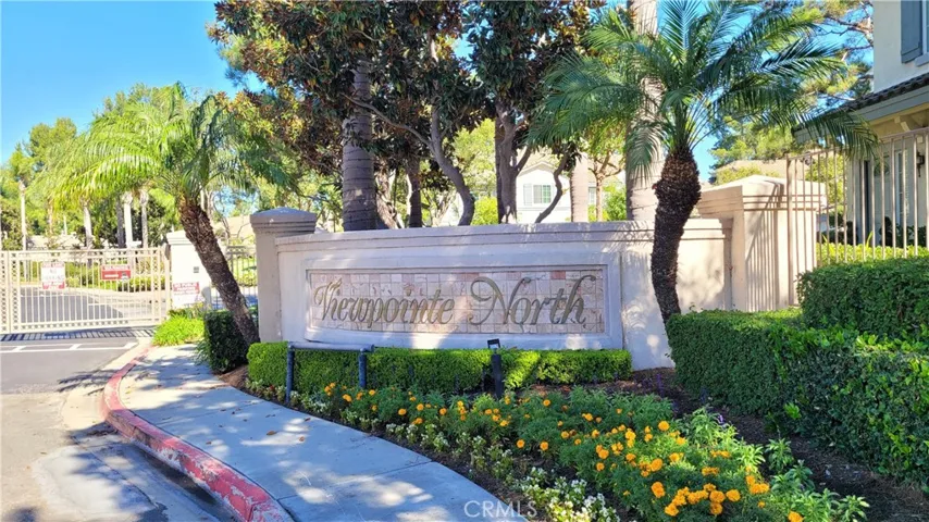 Viewpointe North Entrance