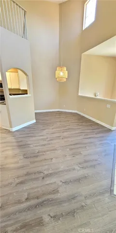Open Dining Area, Light and Bright!