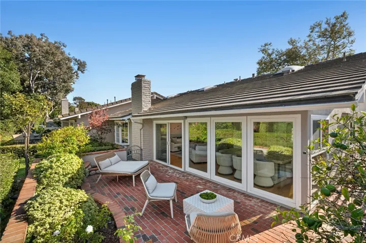 2441 Vista Nobleza, Newport Beach, California 92660