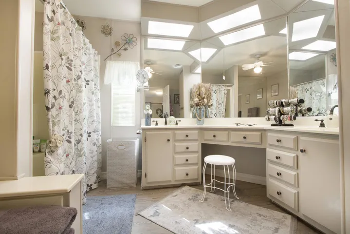 4Z6A8965  web - Copy - Copy - Copy - Cop