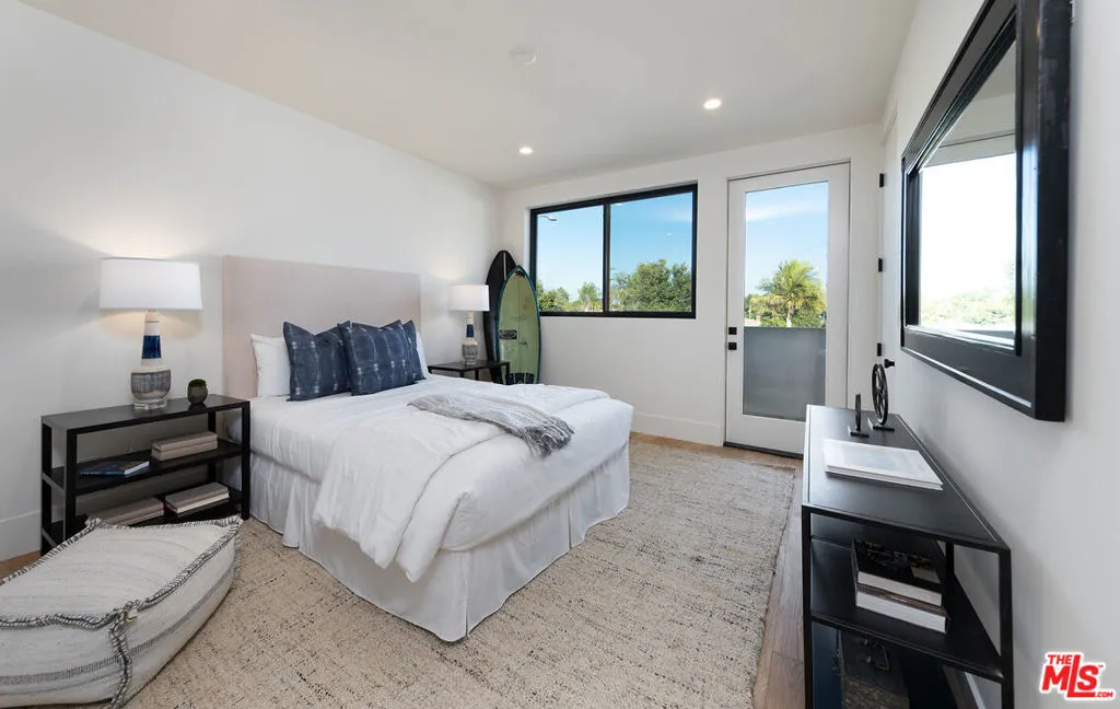 3985 Mclaughlin Avenue, Los Angeles, California 90066 home-pic-19